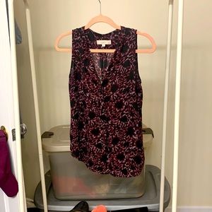 Loft patterned sleeveless blouse.